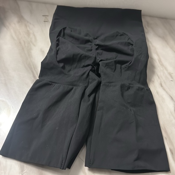 SKIMS Seamless Sculpt Mid Thigh Bodysuit Onyx Large New - Picture 5 of 8